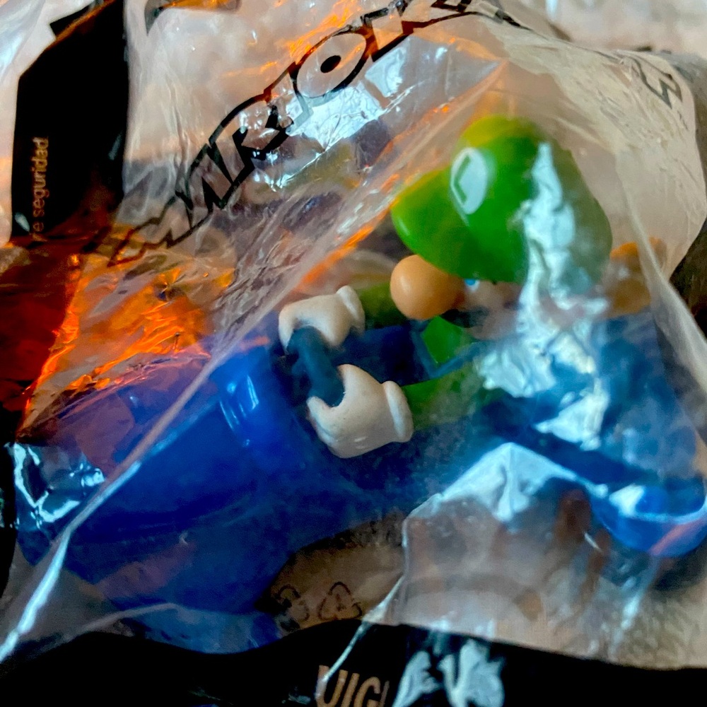 McDonald’s LUIGI #2 Mario Kart Deluxe NINTENDO - HAPPY MEAL TOY 2022